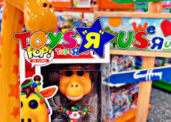Toys ‘R’ Us Reignites Wonder & Nostalgia: Chicago’s First Standalone Store Opens for the Holiday Season